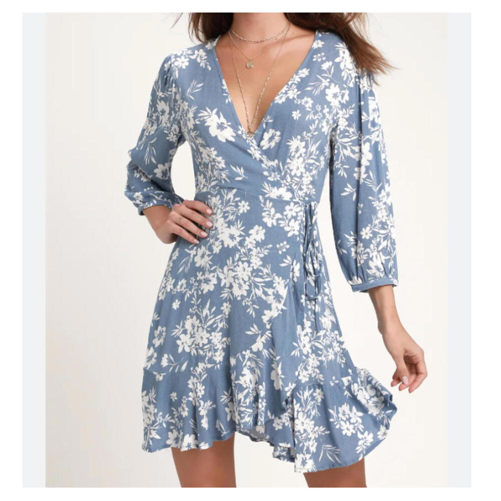 LULUS blue and white floral wrap dress sz XS